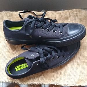 Converse all black low tops